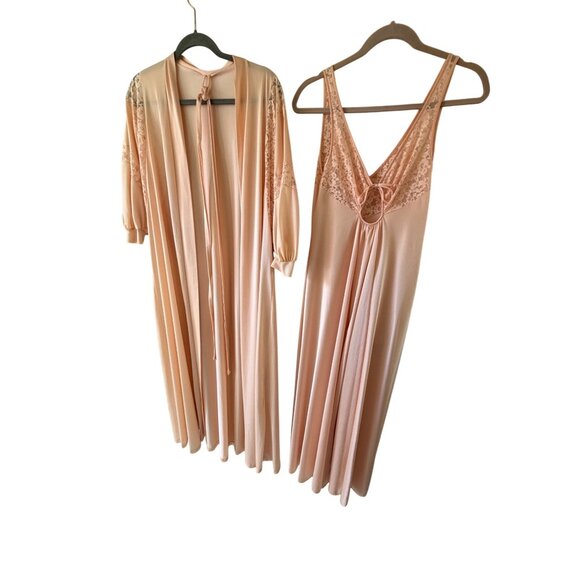 Olga Womens Nightgown and Robe Set Size Medium Peach Self Wrap Style Vintage